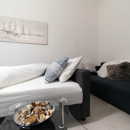 Portic, Self Check-in Lägenhet *