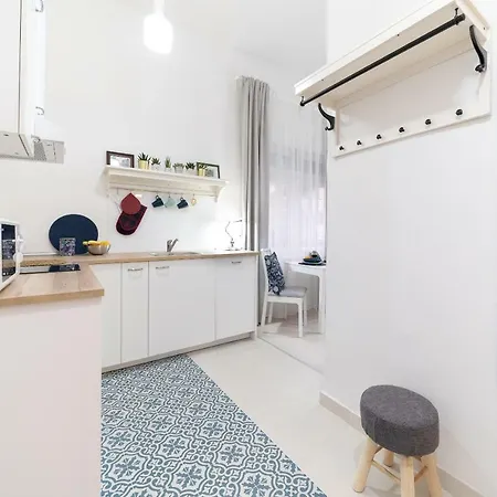 Portic, Self Check-in Lägenhet *